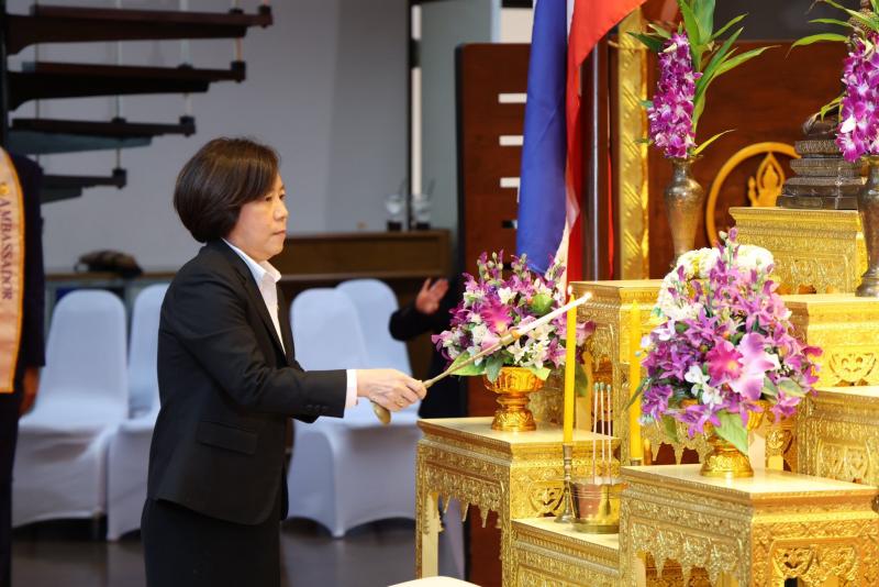 นางสาวสุนีย์ ศรีส�