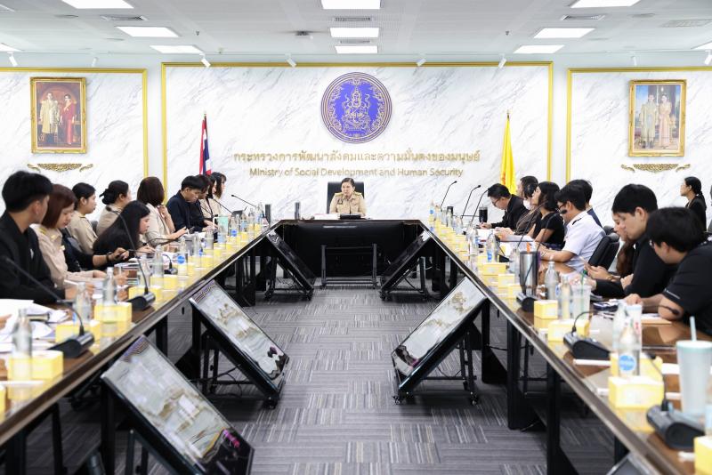นางศิริลักษณ์ มีม�