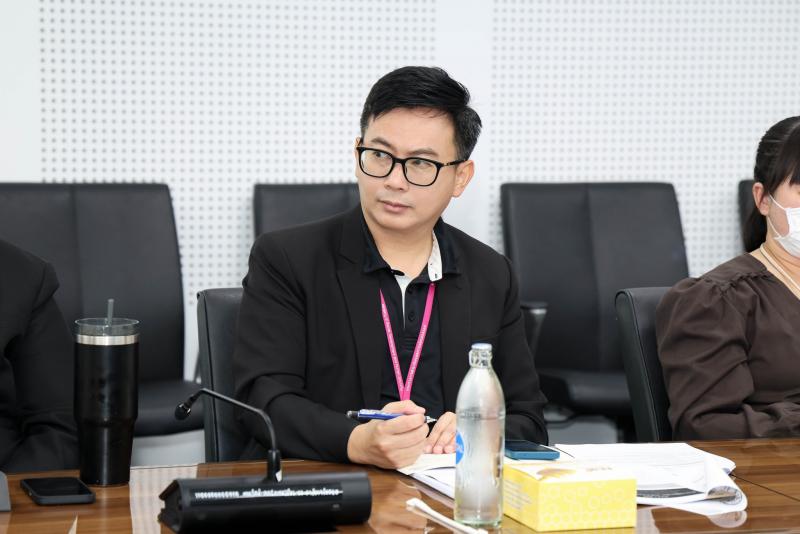 นางศิริลักษณ์ มีม�