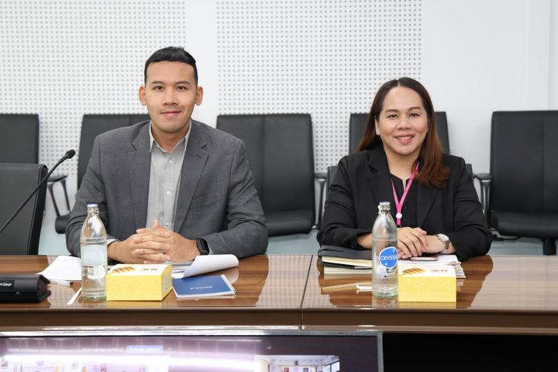 นางศิริลักษณ์ มีม�