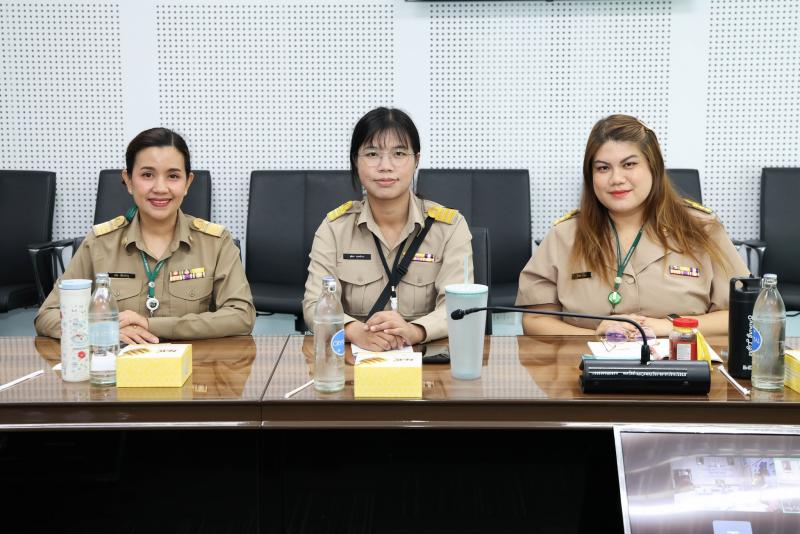 นางศิริลักษณ์ มีม�