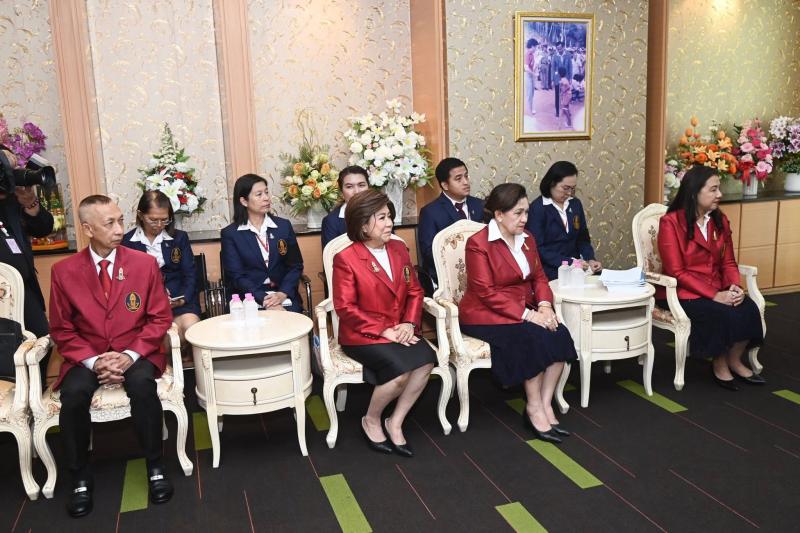 รมว.พม. ให้การต้อน�