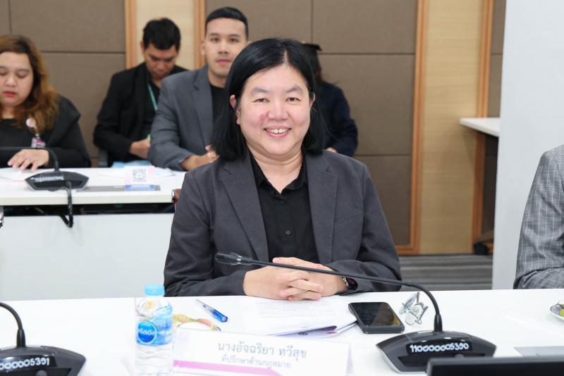 นางเตือนใจ คงสมบั�