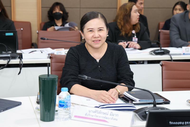 นางเตือนใจ คงสมบั�