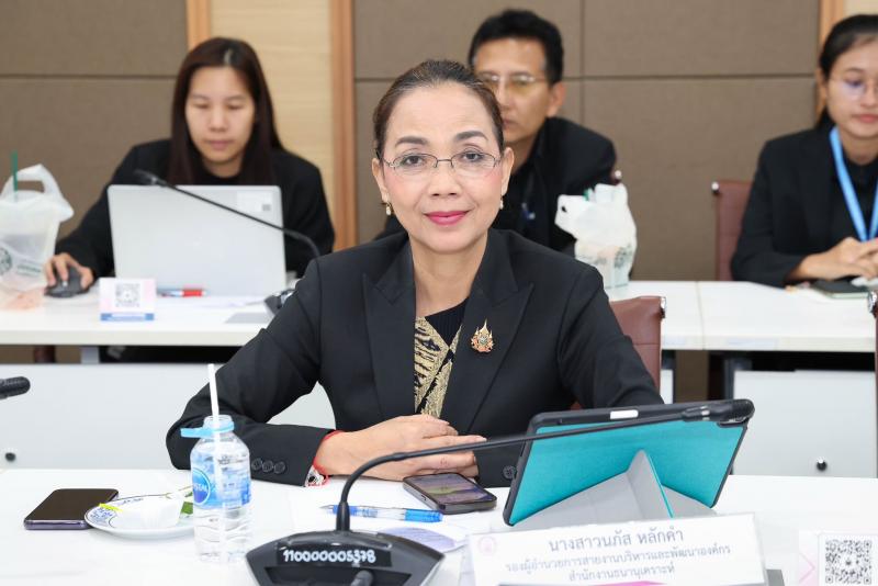 นางเตือนใจ คงสมบั�