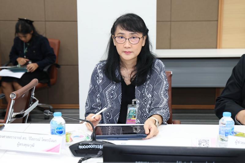 นางเตือนใจ คงสมบั�