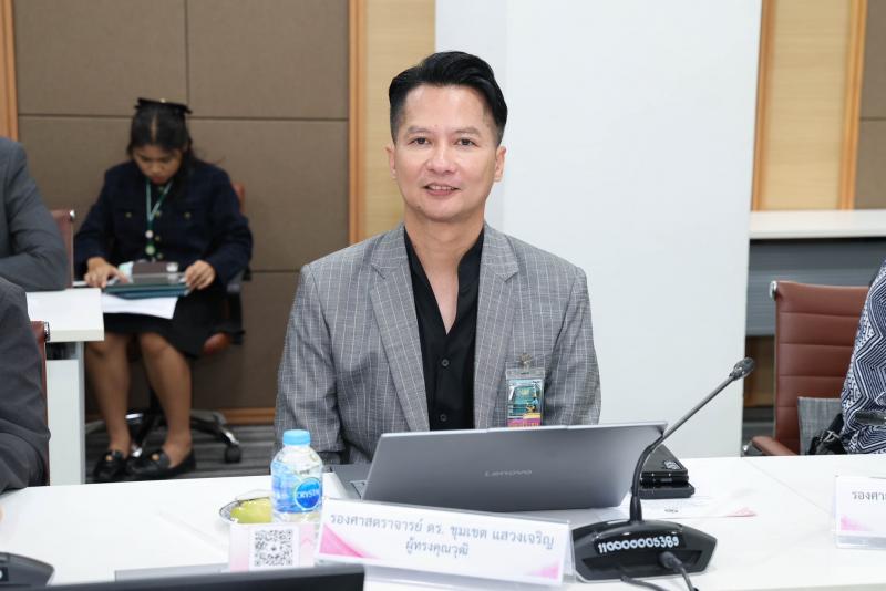 นางเตือนใจ คงสมบั�