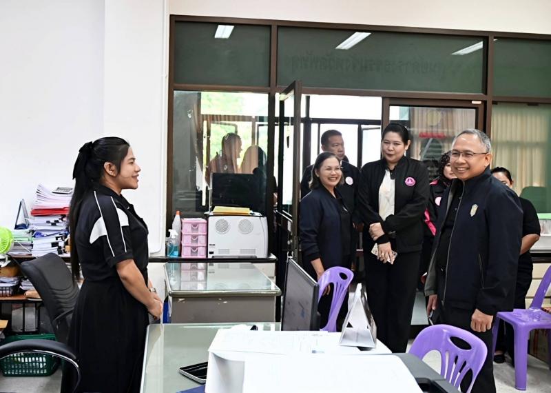 ปลัด พม. ลงพื้นที่�