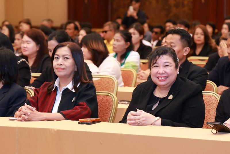 รมว.พม. เป็นประธาน�