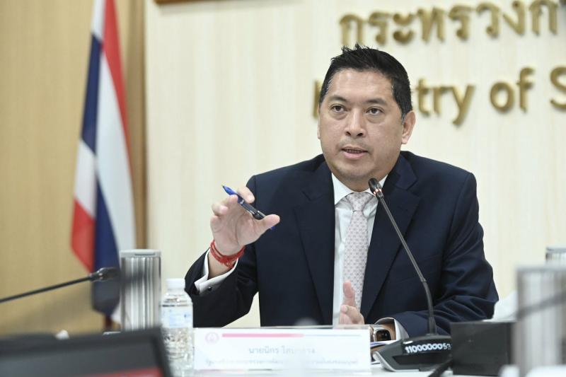 รมว.พม. ให้การต้อน�