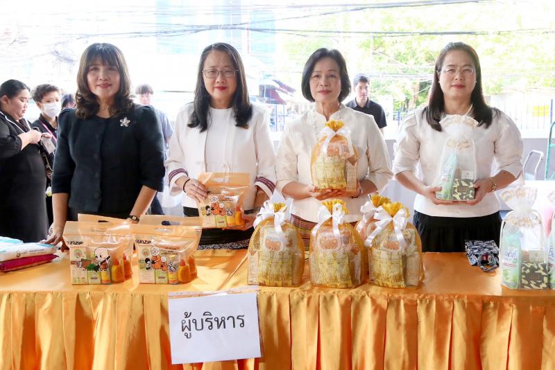 นางเตือนใจ คงสมบั�