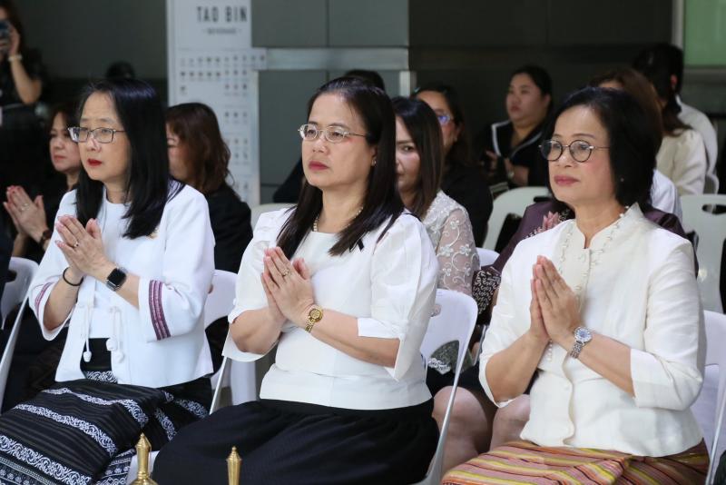 นางเตือนใจ คงสมบั�