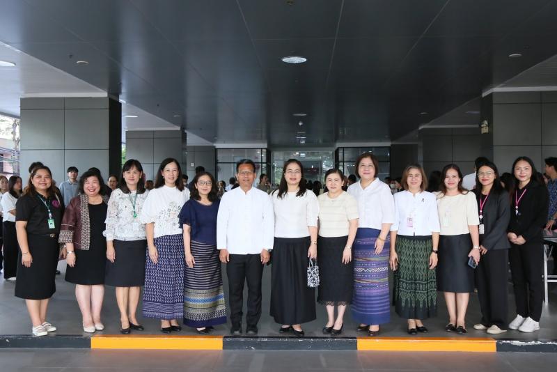 นางเตือนใจ คงสมบั�