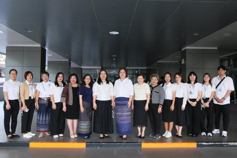 นางเตือนใจ คงสมบั�