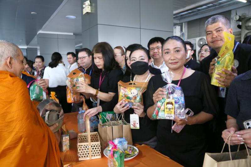 นางเตือนใจ คงสมบั�
