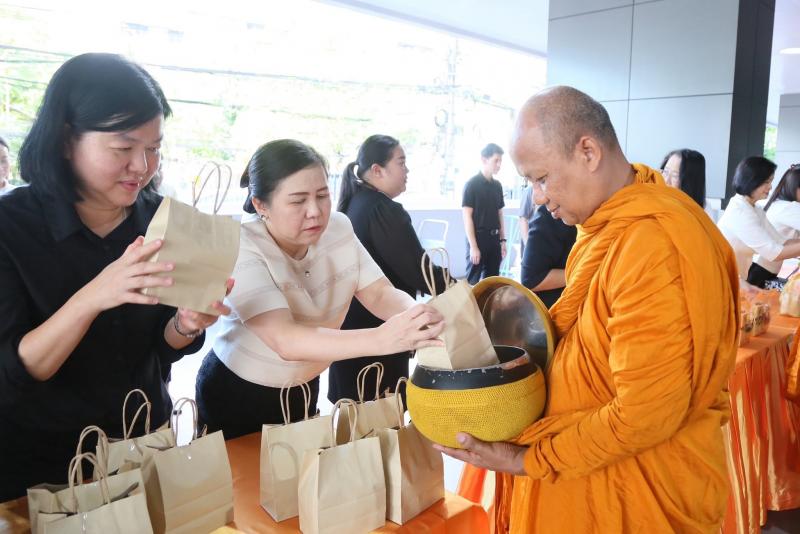 นางเตือนใจ คงสมบั�