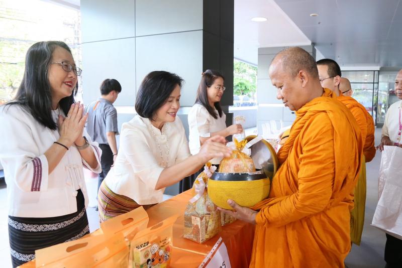 นางเตือนใจ คงสมบั�