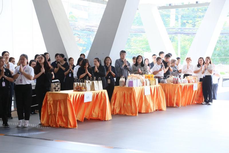 นางเตือนใจ คงสมบั�