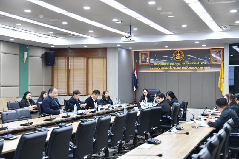 นางสาวสุนีย์ ศรีส�