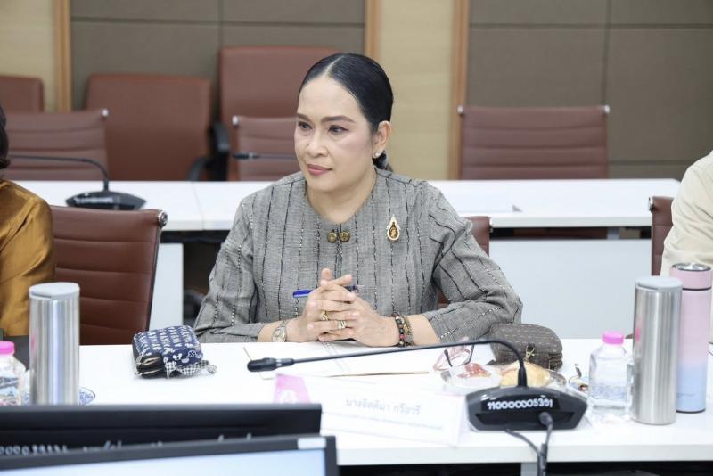 ปลัด พม. เป็นประธา�