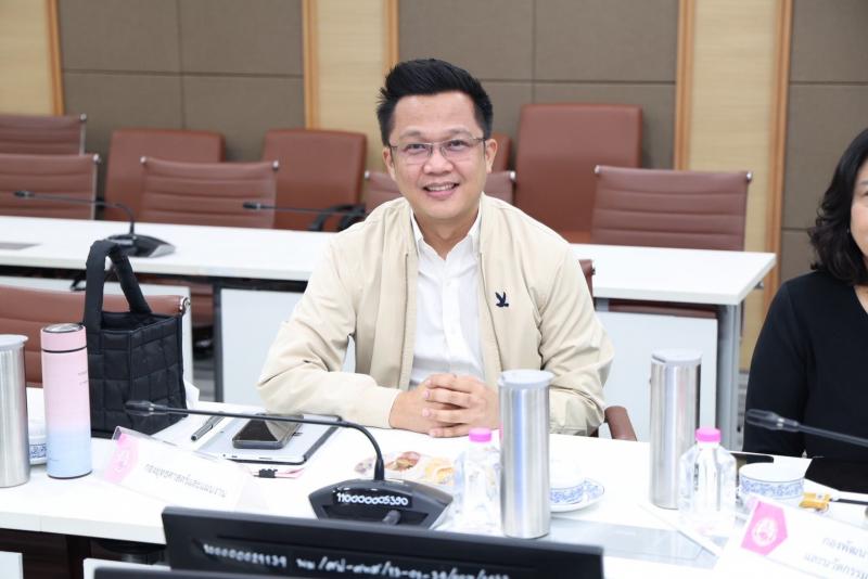 ปลัด พม. เป็นประธา�