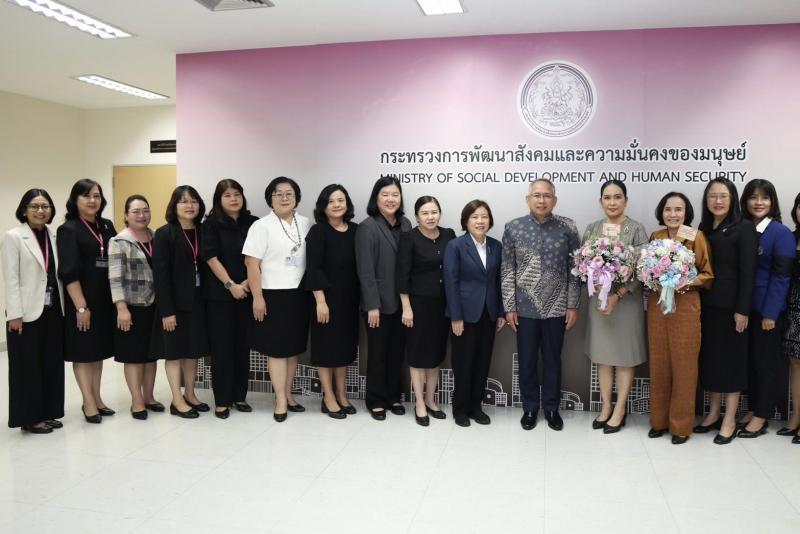 ปลัด พม. นำคณะผู้บ�