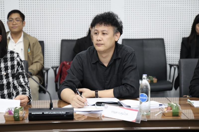 ปลัด พม. เป็นประธา�