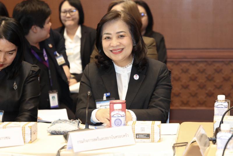นางสาวสุนีย์ ศรีส�