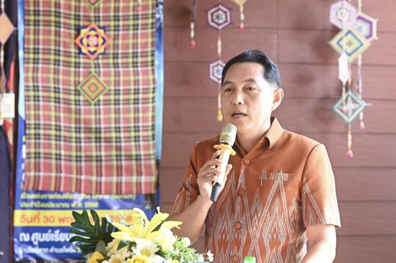 รมว.พม. ลงพื้นที่จ�