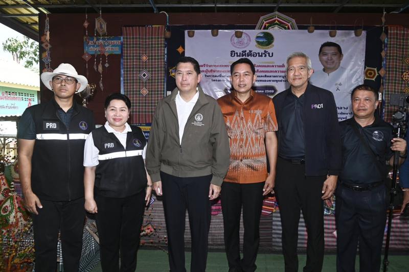 รมว.พม. ลงพื้นที่จ�