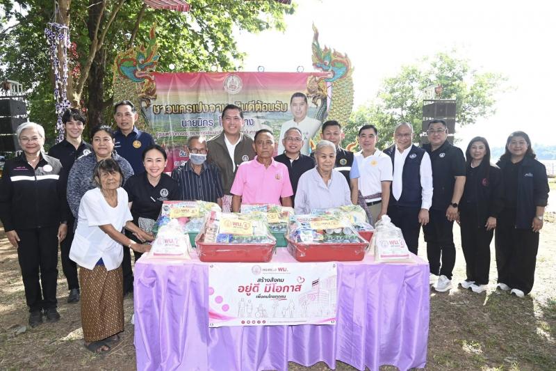 รมว.พม. ลงพื้นที่จ�