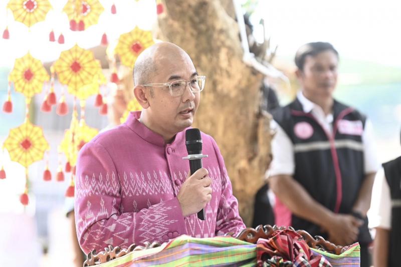 รมว.พม. ลงพื้นที่จ�