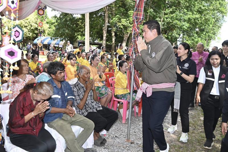 รมว.พม. ลงพื้นที่จ�