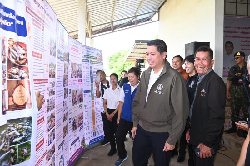 รมว.พม. ลงพื้นที่จ�