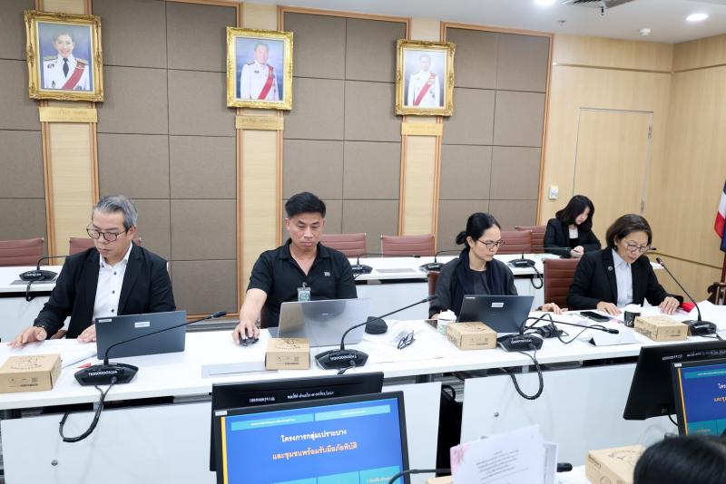 นายอภิชา เลิศพชรก�
