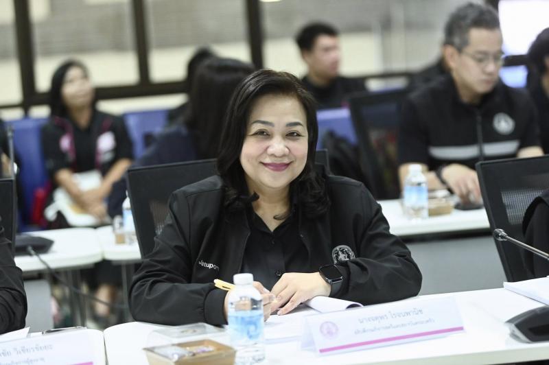 รมว.พม. เป็นประธาน�