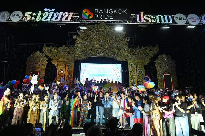 รมว.พม. และนายสุรศ�