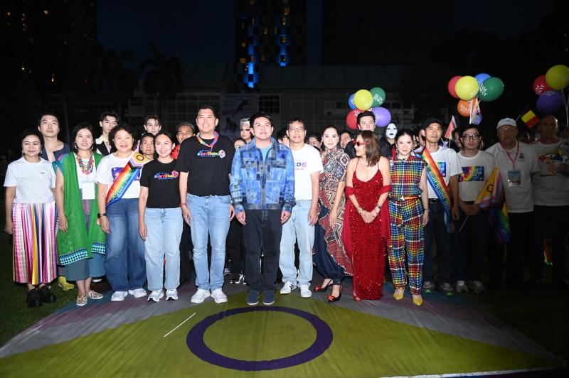 รมว.พม. และนายสุรศ�