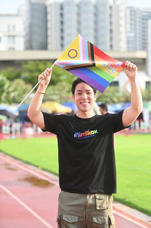 รมว.พม. และนายสุรศ�