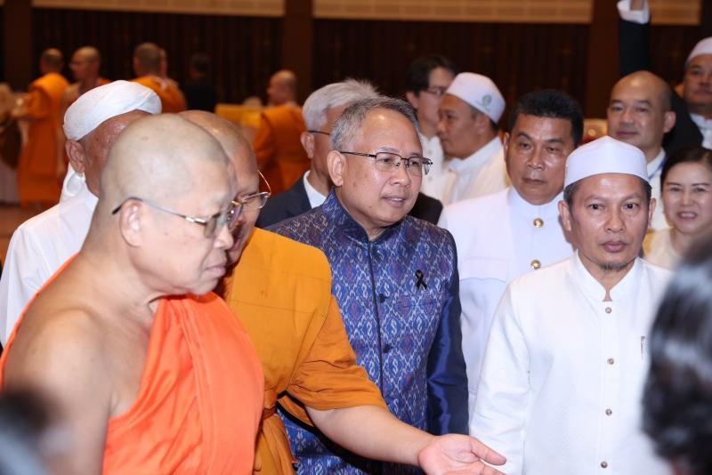 ปลัด พม. เป็นประธา�