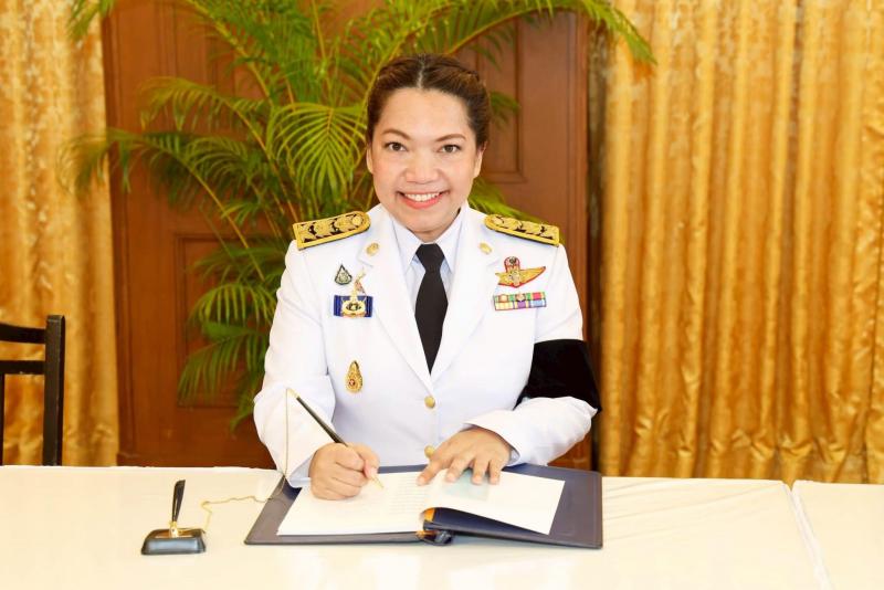 รมว.พม. ลงนามถวายพ�