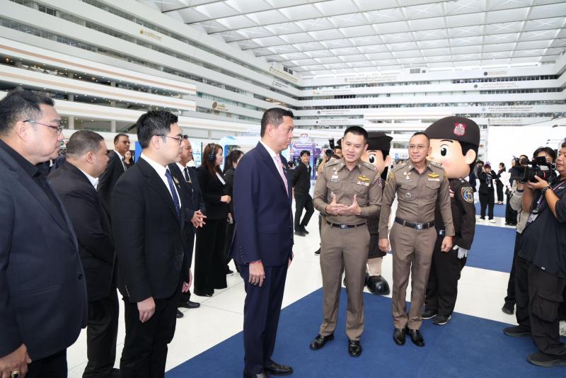 รมว.พม. เป็นประธาน�