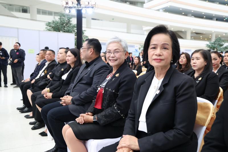 รมว.พม. เป็นประธาน�