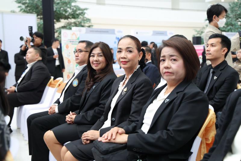 รมว.พม. เป็นประธาน�