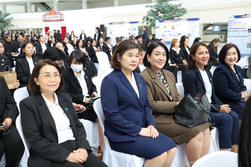 รมว.พม. เป็นประธาน�