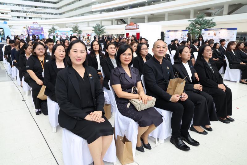 รมว.พม. เป็นประธาน�
