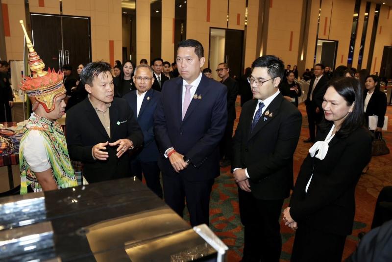 รมว.พม. เป็นประธาน�
