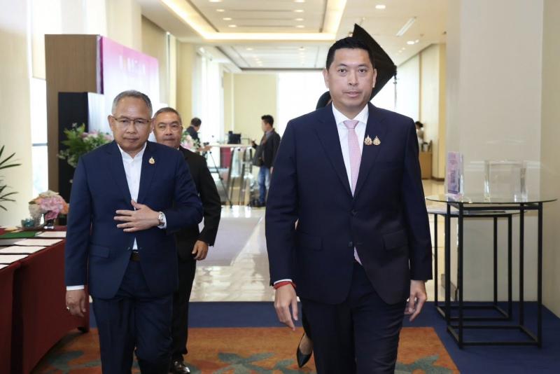 รมว.พม. เป็นประธาน�