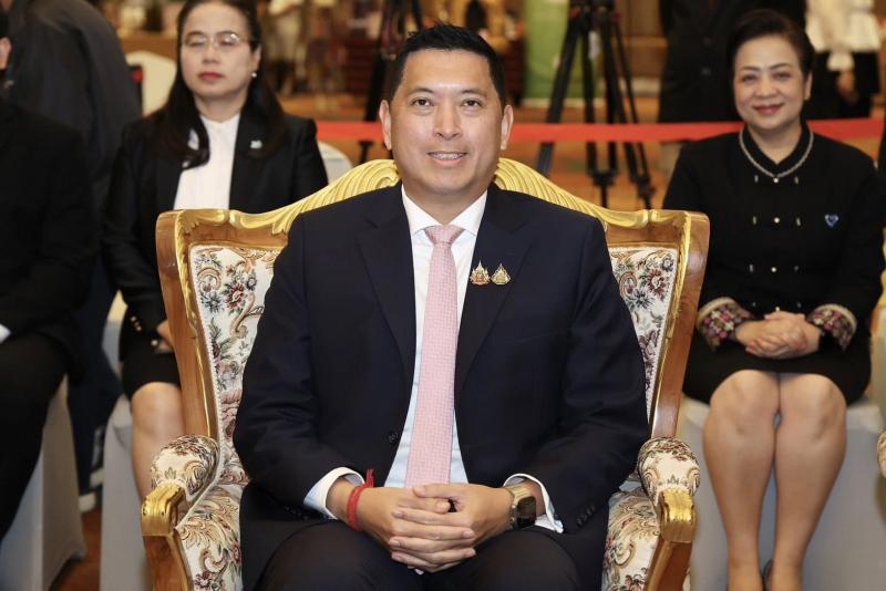 รมว.พม. เป็นประธาน�
