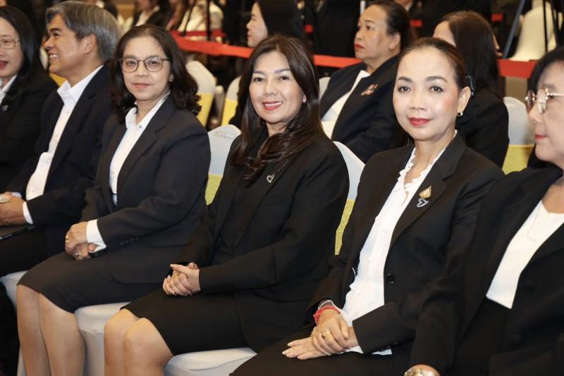 รมว.พม. เป็นประธาน�